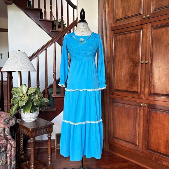 Vintage Retro Farmgirl Blue White Tier Belle Princess Dress - Picture 1 of 6